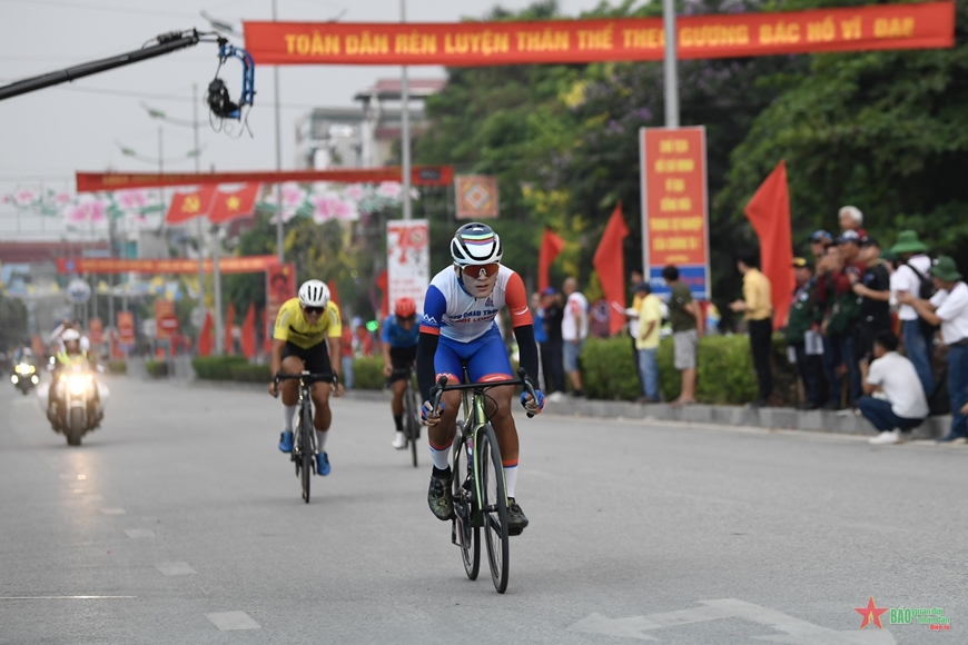 Chặng 5 và Lễ bế mạc Cuộc đua xe đạp “Về Điện Biên Phủ-2024, Cúp Báo Quân đội nhân dân”: Tuyển thủ Quân đội Phạm Lê Xuân Lộc giành Áo vàng chung cuộc